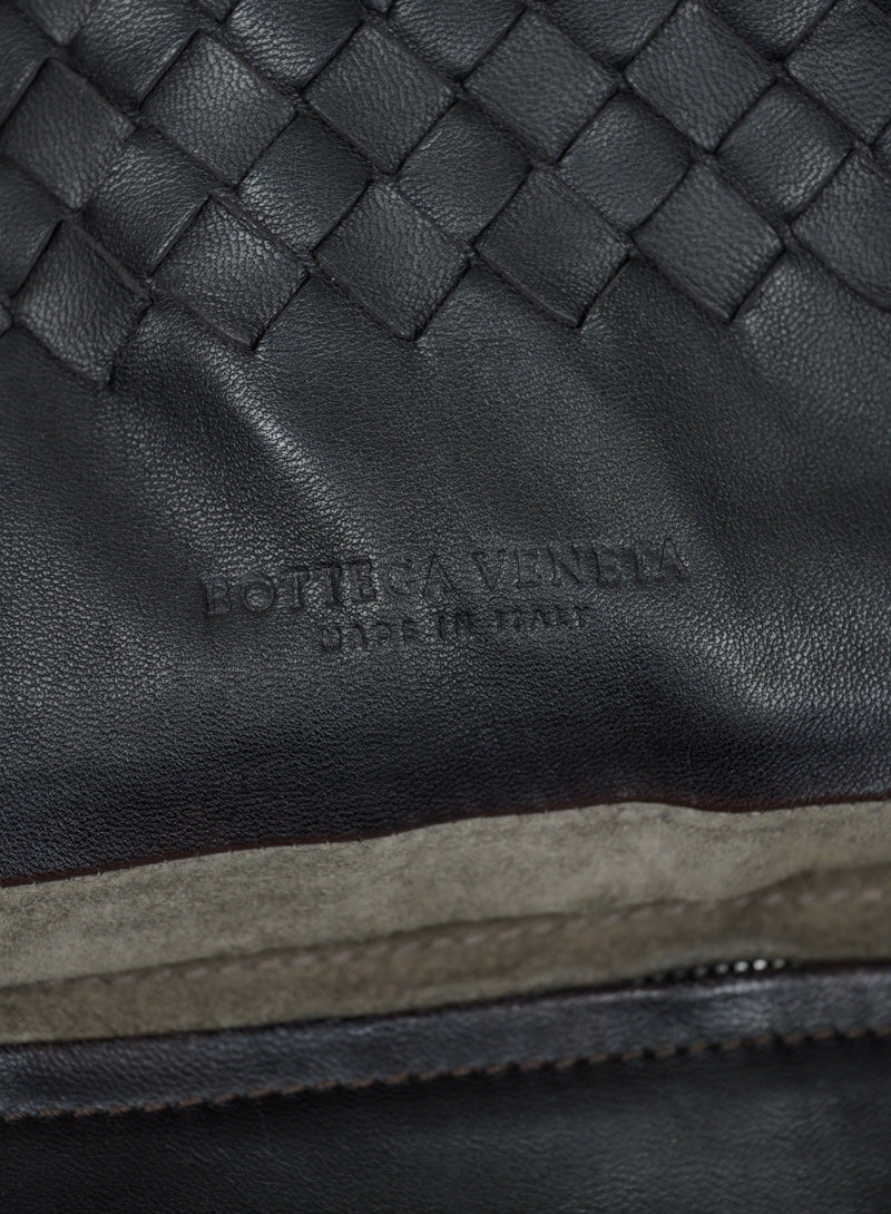 Bottega Veneta Shopper in dark brown woven leather