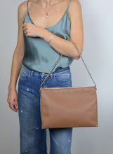 Load image into Gallery viewer, Celine Trio shoulder bag in pink leather
