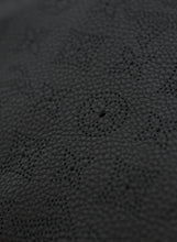 Carica l&#39;immagine nel visualizzatore di Gallery, Louis Vuitton Borsa Mahina Cirrus bag PM in pelle nera
