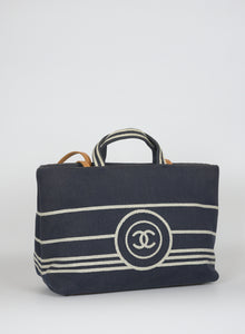 Chanel Shopper in tessuto blu con righe e logo