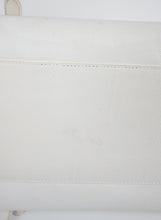 Carica l&#39;immagine nel visualizzatore di Gallery, Prada Borsa a bauletto in pelle Saffiano bianca
