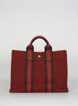 Load image into Gallery viewer, Hermès Borsa Bora Bora piccola in tessuto rosso
