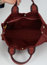 Carica l&#39;immagine nel visualizzatore di Gallery, Hermès Borsa Bora Bora piccola in tessuto rosso
