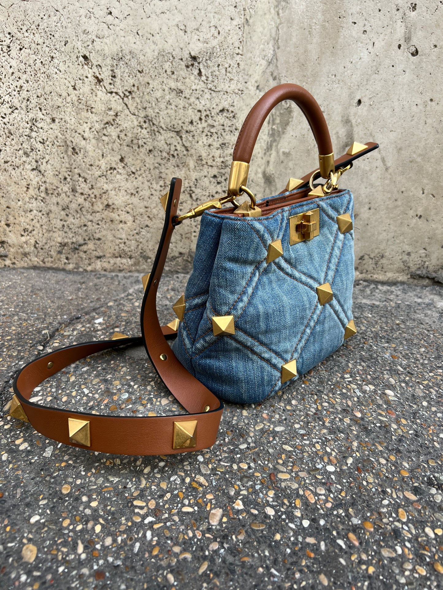 Valentino borsa denim Roman stud