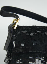 Load image into Gallery viewer, Fendi Borsa a spalla Baguette nera con paillettes

