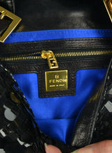 Carica l&#39;immagine nel visualizzatore di Gallery, Fendi Borsa a spalla Baguette nera con paillettes
