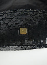Carica l&#39;immagine nel visualizzatore di Gallery, Fendi Borsa a spalla Baguette nera con paillettes
