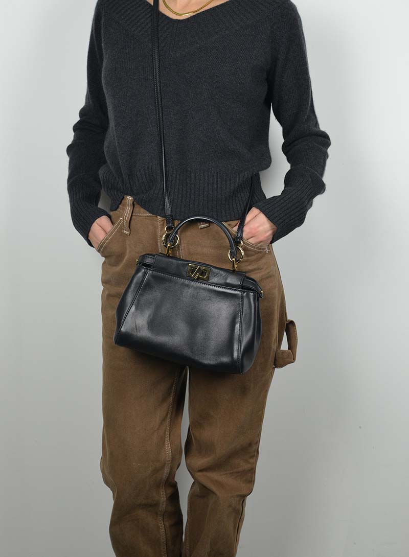 Fendi Borsa Peekaboo Petite in pelle nera