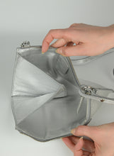 Load image into Gallery viewer, Givenchy Pochette Antigona in pelle argento
