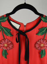 Load image into Gallery viewer, Gucci Long red dress with flower embroidery - Size. 40
