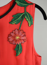 Load image into Gallery viewer, Gucci Long red dress with flower embroidery - Size. 40
