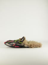 Load image into Gallery viewer, Gucci Princetown Slippers in fabric with flowers - No. 40
