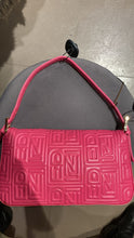 Load image into Gallery viewer, Fendi baguette rosa
