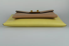 Load image into Gallery viewer, MARNI Pochette in pelle gialla e rosa cipria
