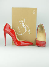 Load image into Gallery viewer, Louboutin Red patent pumps - N. 39
