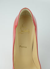 Load image into Gallery viewer, Louboutin Red patent pumps - N. 39
