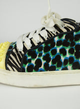 Load image into Gallery viewer, Louboutin spotted sneakers - N. 40 ½
