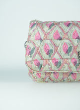 Load image into Gallery viewer, Miu Miu Borsa a spalla in tessuto lurex rosa
