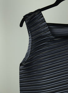 Issey Miyake Pleats Please Black pleated dress - Size. 46