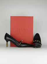 Load image into Gallery viewer, Velentino Rockstud pump in black leather - N. 40
