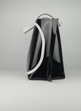 Carica l&#39;immagine nel visualizzatore di Gallery, Valentino Shopper in PVC Nera
