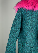 Load image into Gallery viewer, Versace Turquoise coat with fuchsia ecofur collar - Size. 38
