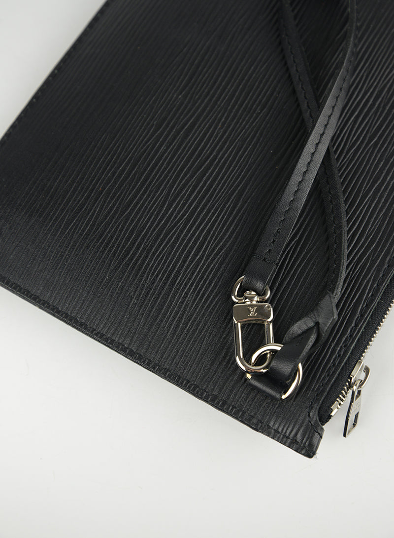 Louis Vuitton Pochette in black Epi