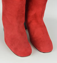 Load image into Gallery viewer, Stuart Weitzman Stivali in suede rossi - N. 37
