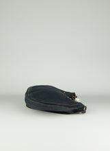 Carica l&#39;immagine nel visualizzatore di Gallery, Yves Saint Laurent Borsina a spalla in denim
