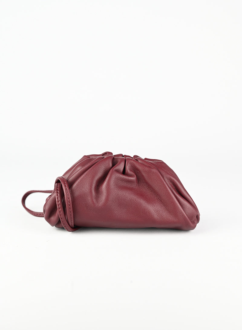 Bottega Veneta Micro Pouch bordeaux