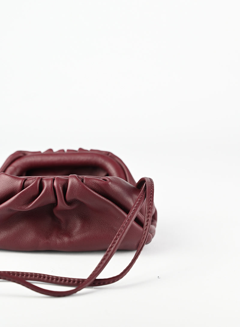 Bottega Veneta Micro Pouch bordeaux