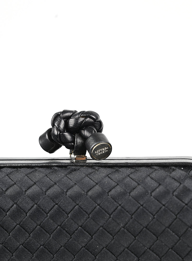 Bottega Veneta Clutch Knot nera in raso