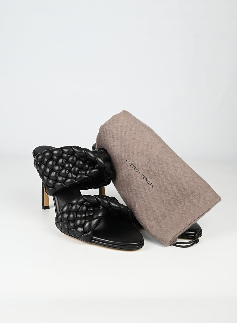 Bottega Veneta Sandali in pelle nera - N. 39