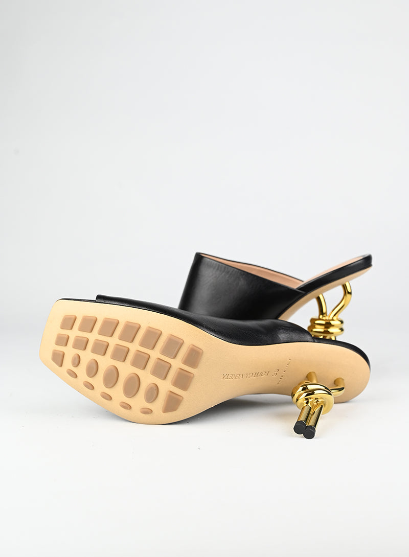 Bottega Veneta Sandali Sabot Knot in pelle nera - N. 39