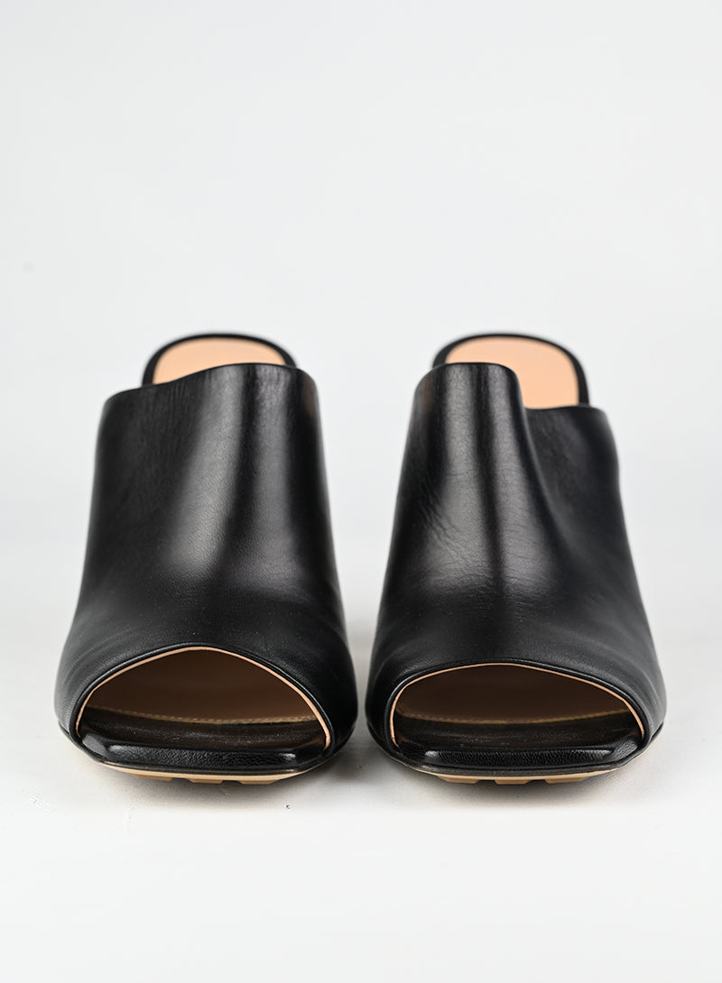 Bottega Veneta Sandali Sabot Knot in pelle nera - N. 39