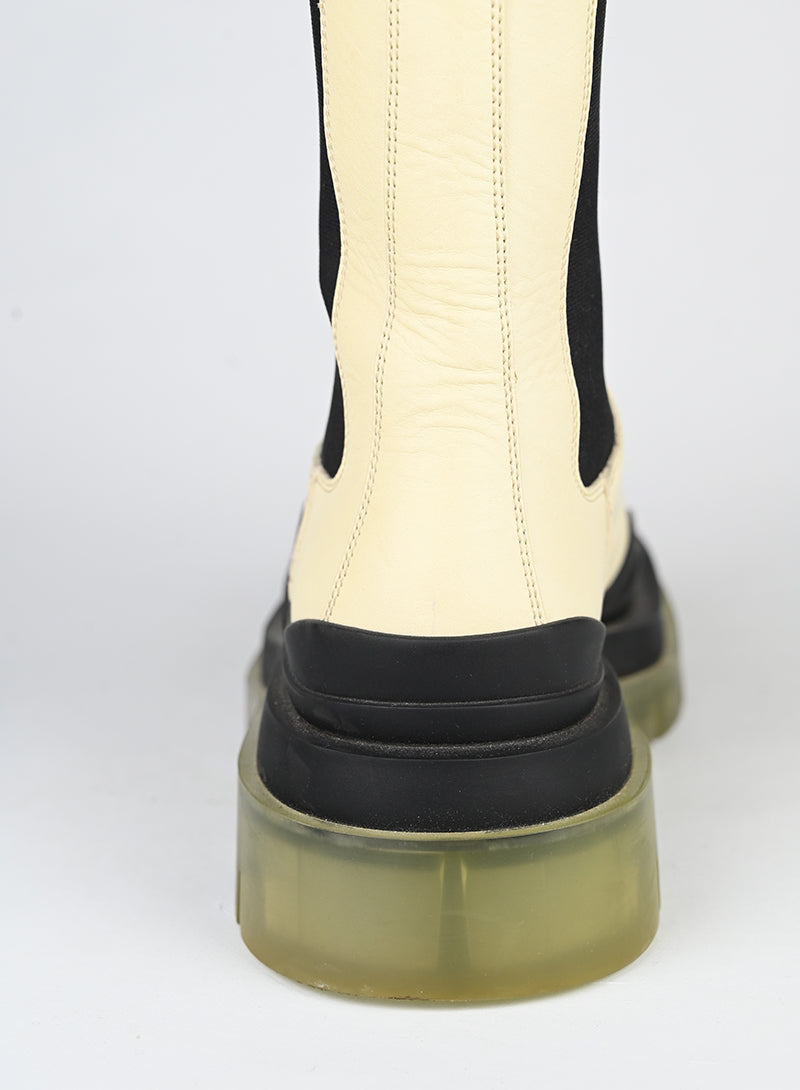 Bottega Veneta Stivaletti Tire in pelle bianca - N. 38