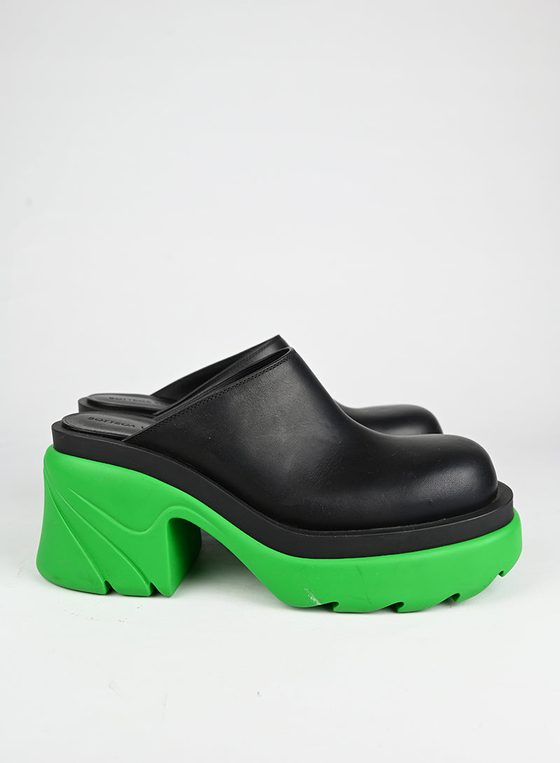 Bottega Veneta Mules in pelle nere e verdi - N. 39