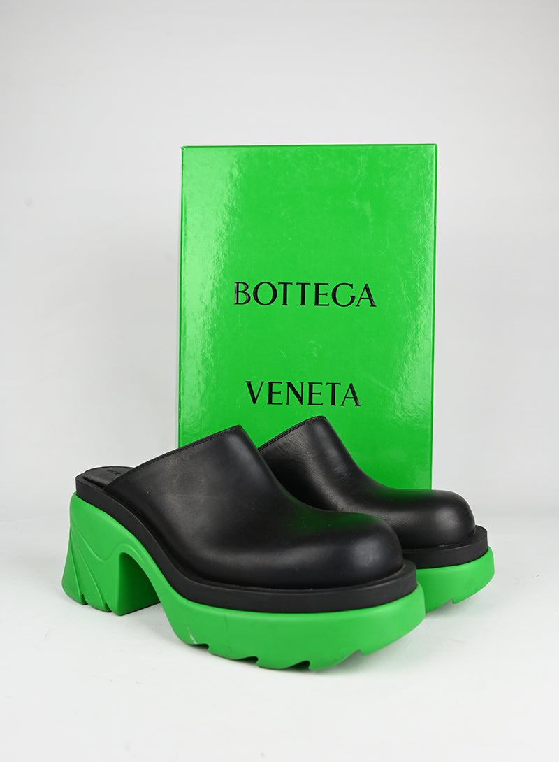 Bottega Veneta Mules in pelle nere e verdi - N. 39