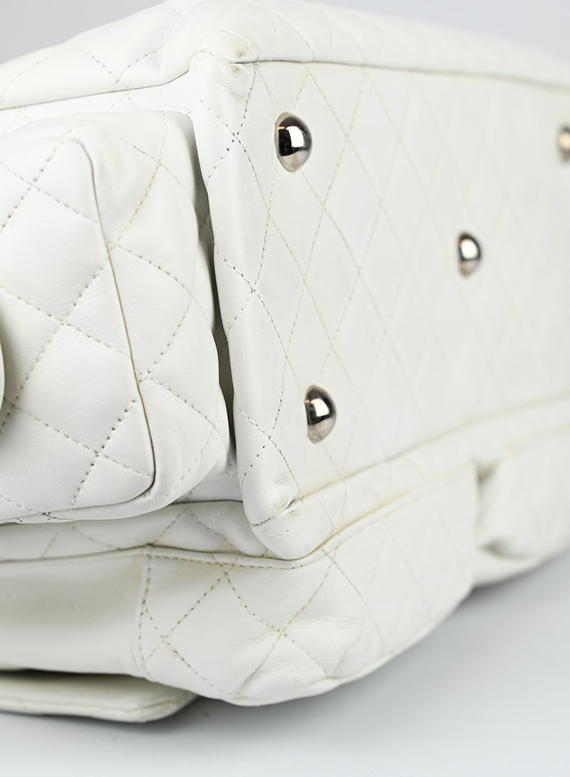 Chanel Borsa Cambon 2004 in pelle bianca -  lesleyluxuryvintage