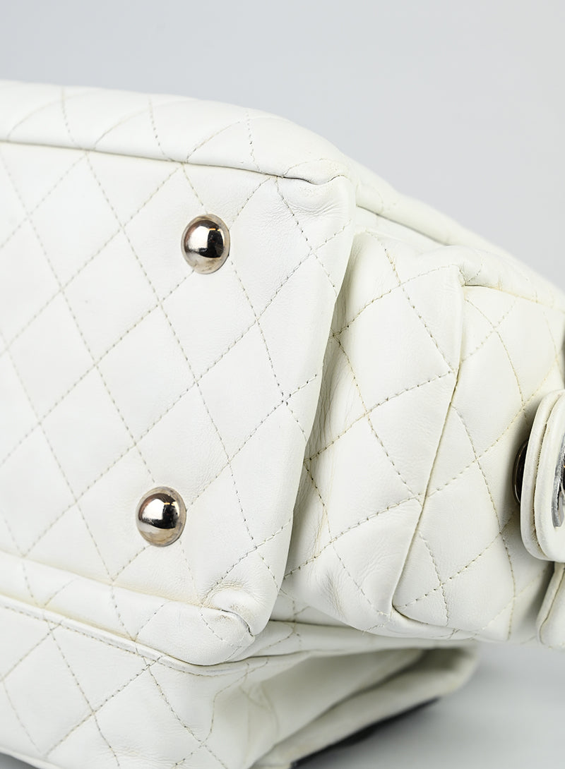 Chanel Borsa Cambon 2004 in pelle bianca -  lesleyluxuryvintage