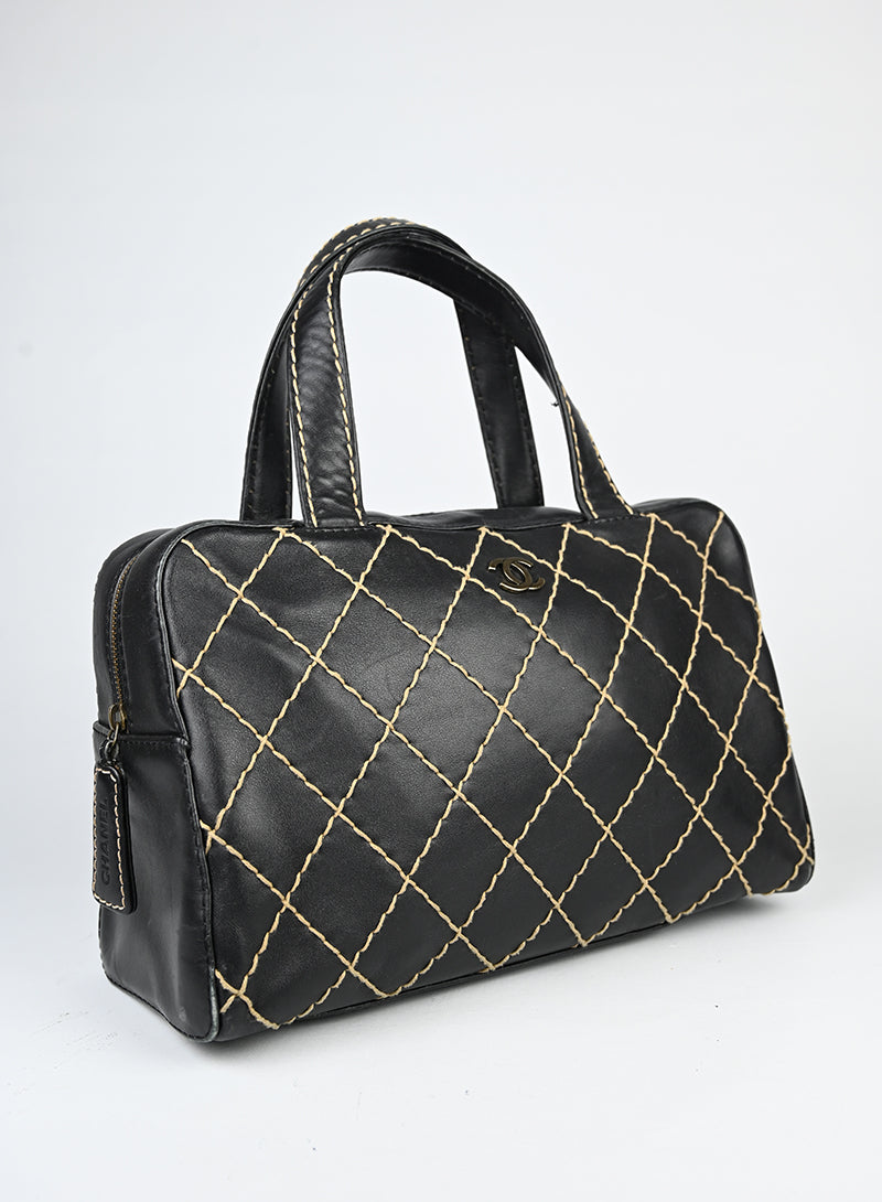 Chanel Borsa Wild Stitch in pelle nera