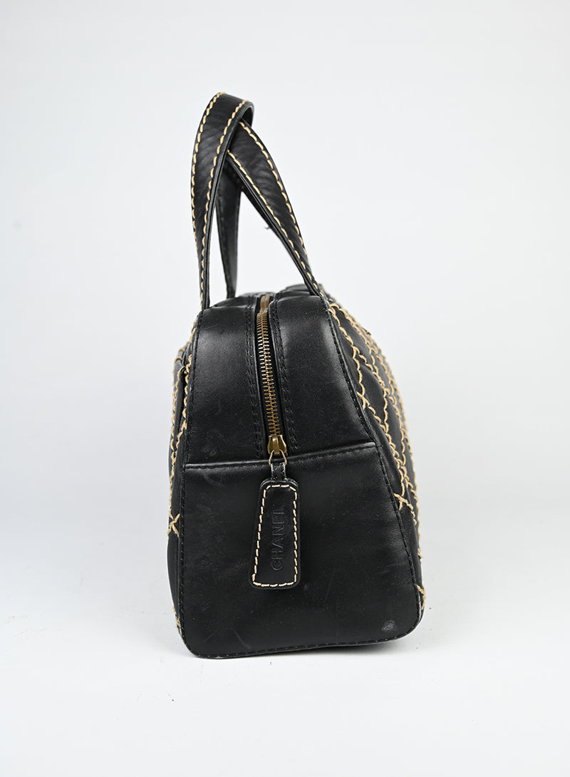Chanel Borsa Wild Stitch in pelle nera