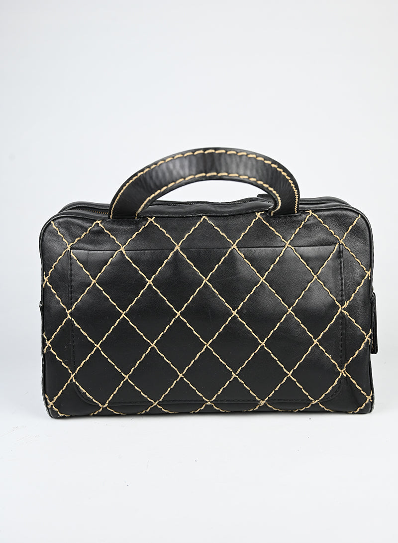 Chanel Borsa Wild Stitch in pelle nera