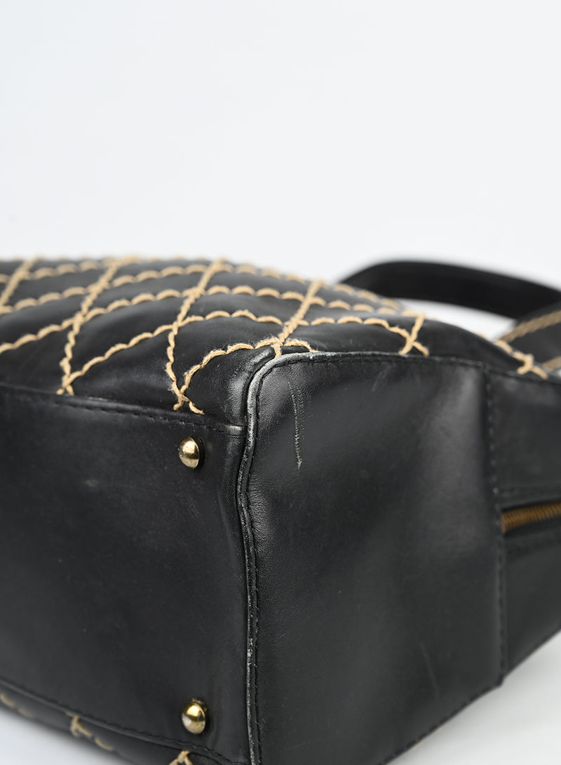 Chanel Borsa Wild Stitch in pelle nera