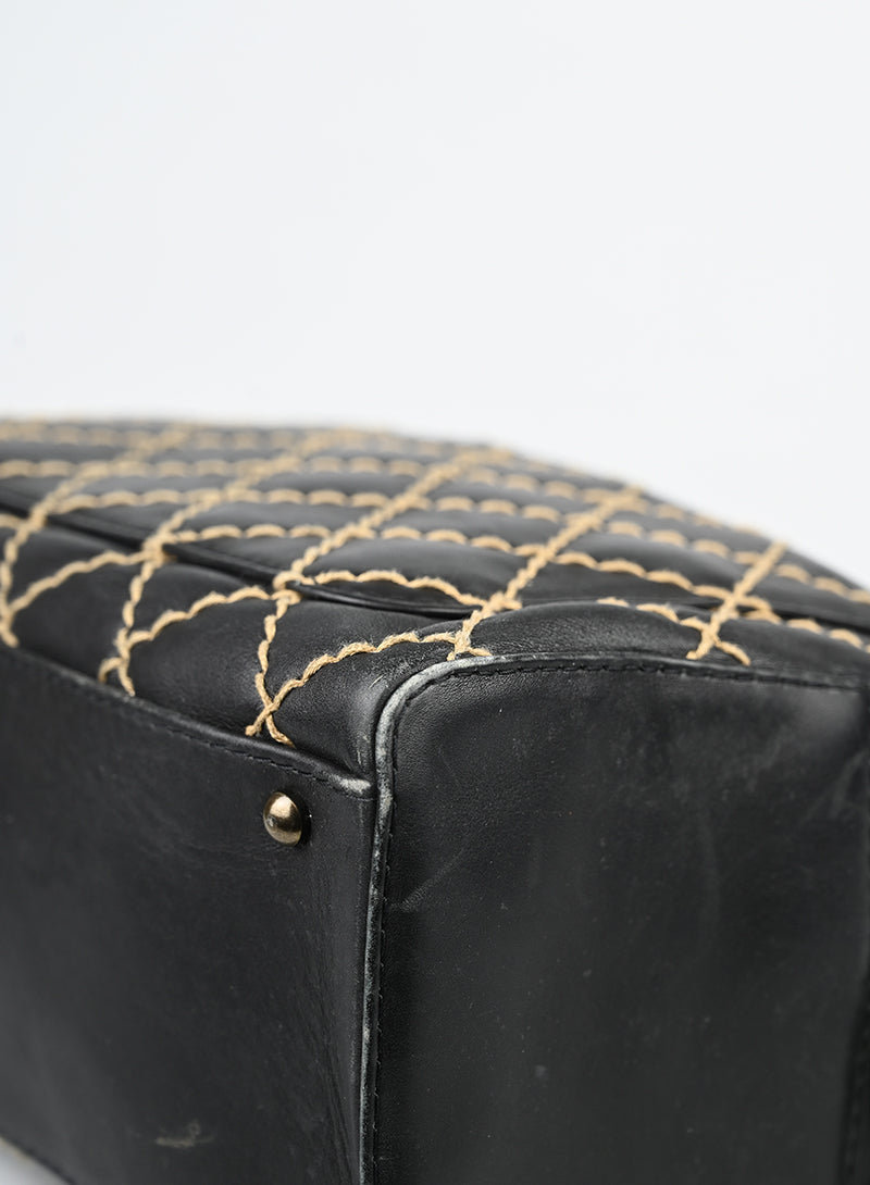 Chanel Borsa Wild Stitch in pelle nera