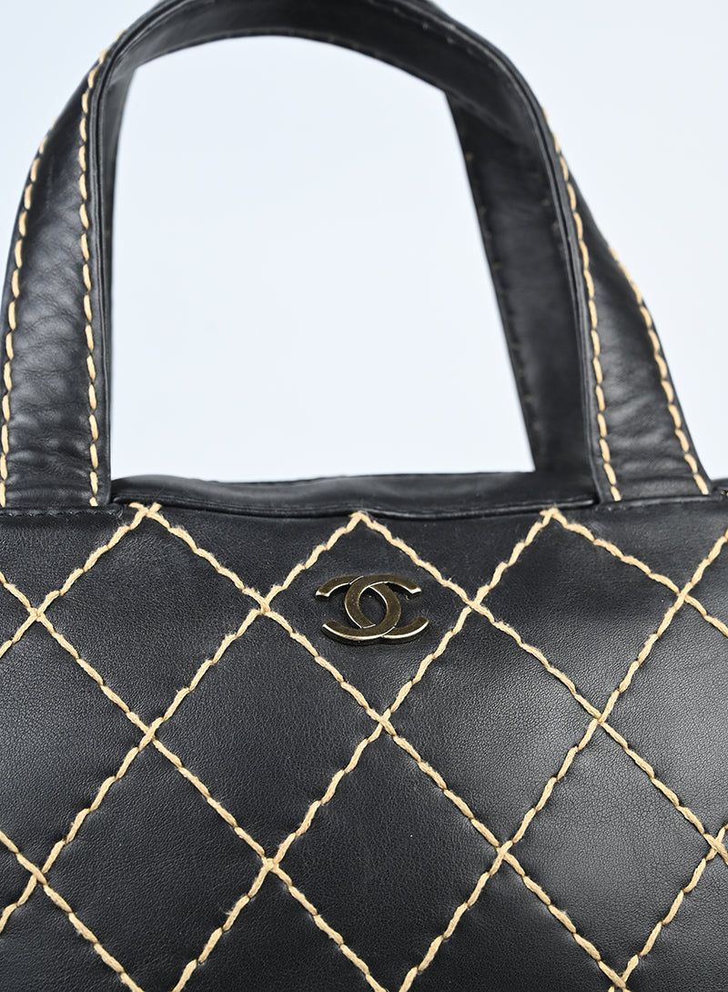 Chanel Borsa Wild Stitch in pelle nera