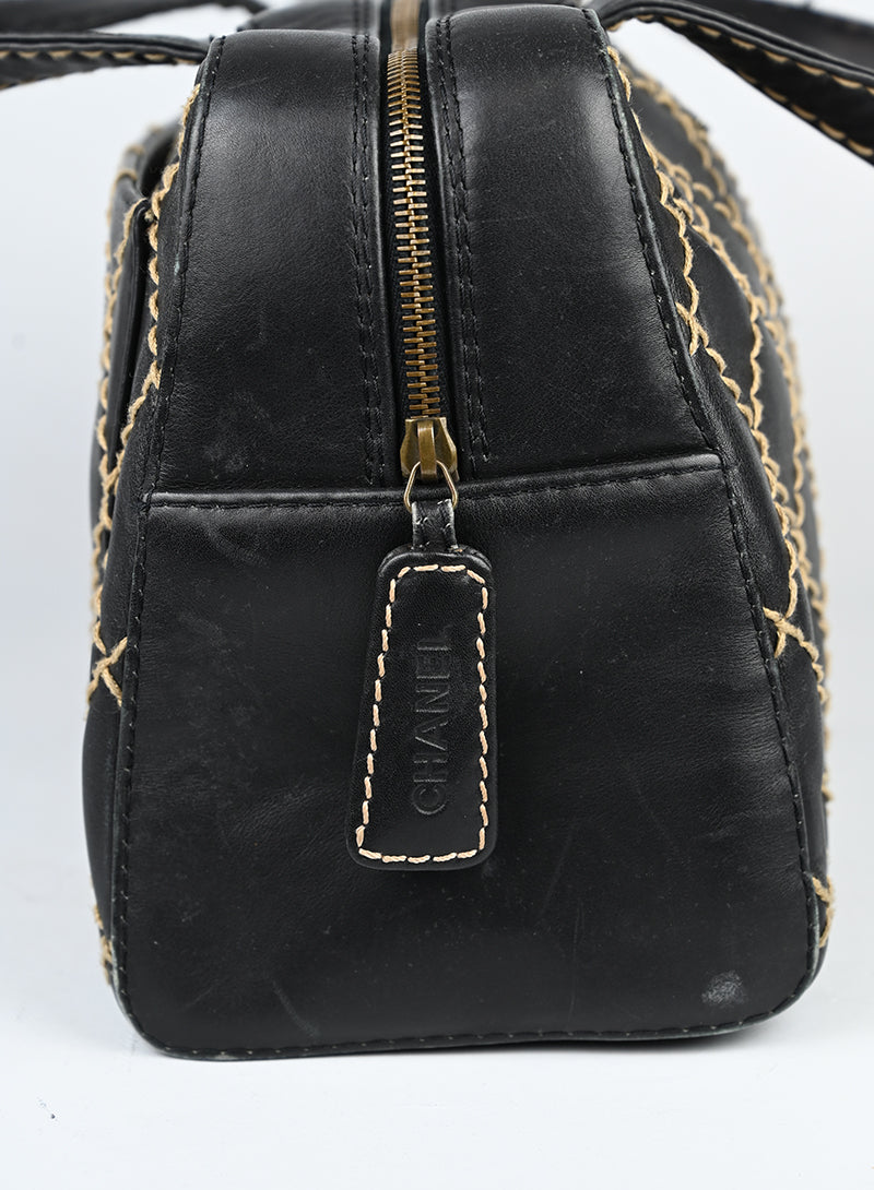 Chanel Borsa Wild Stitch in pelle nera