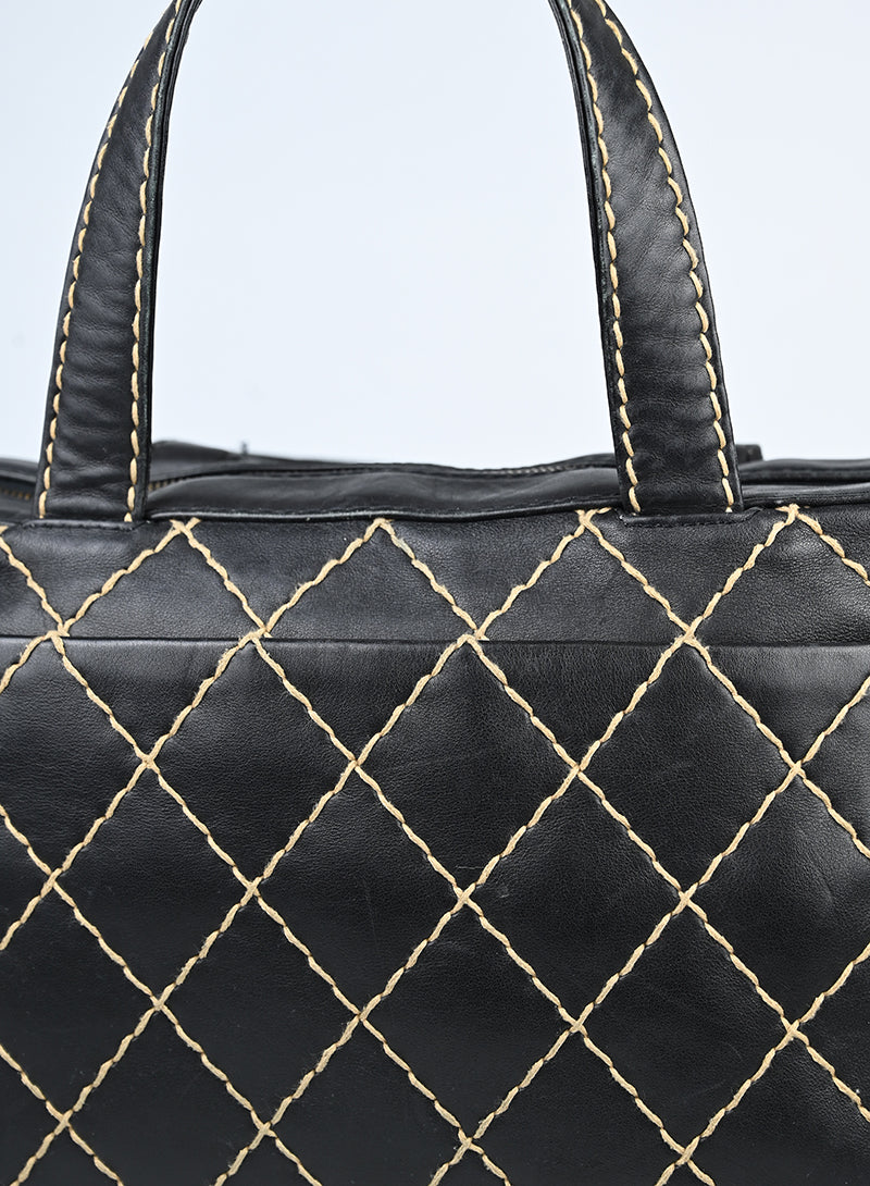 Chanel Borsa Wild Stitch in pelle nera