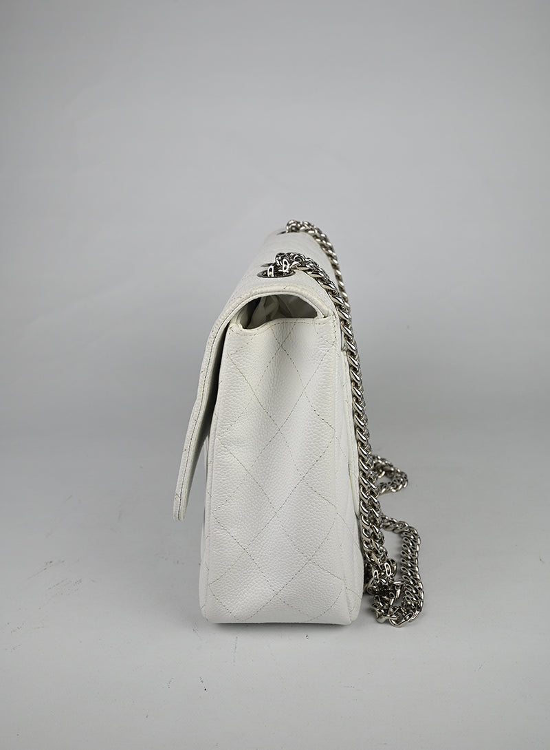 Chanel Borsa Jumbo in pelle Caviar bianca
