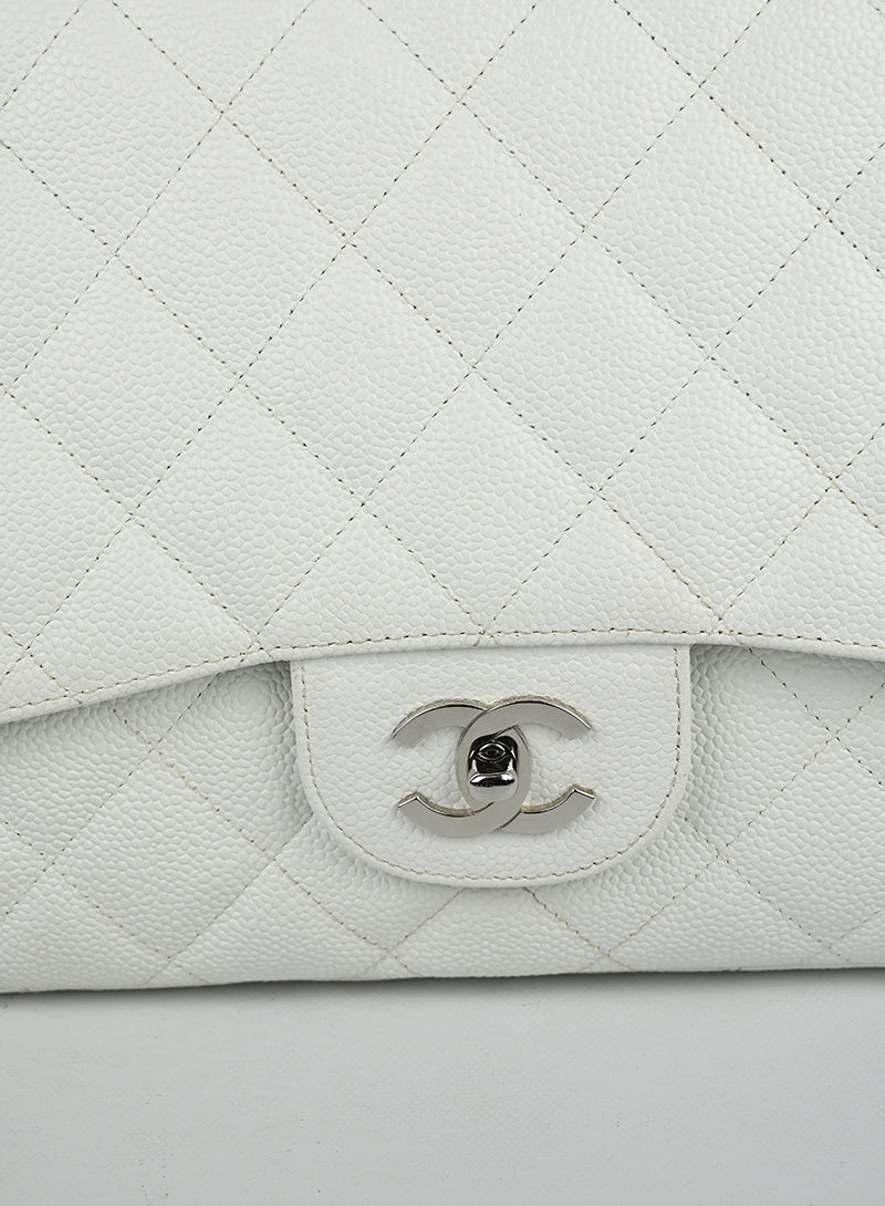 Chanel Borsa Jumbo in pelle Caviar bianca